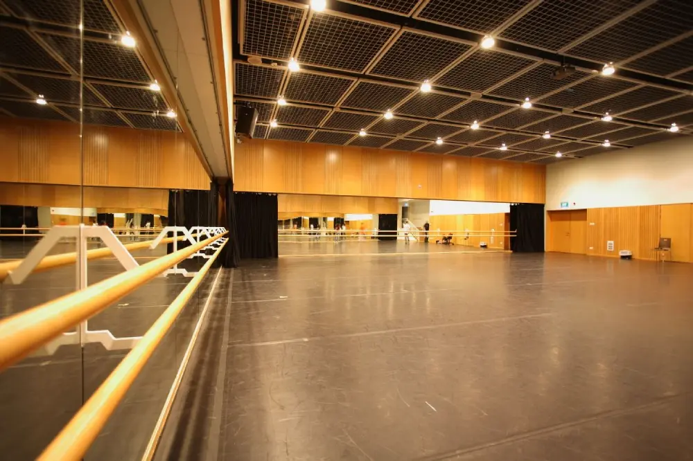 Ambiance d'un studio de danse contemporain